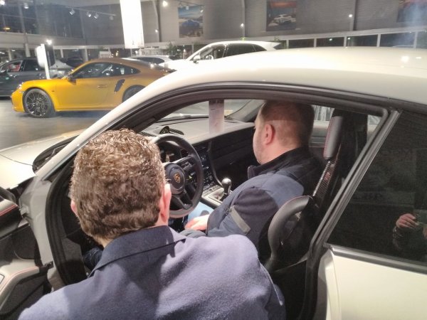 carrosserie_eeckhout_livraison_porsche_gt3_touring_2018-02-20_19-37-37